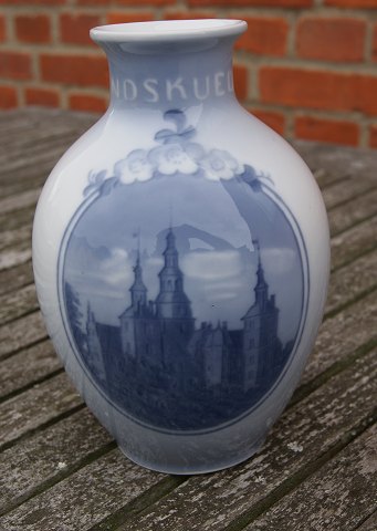 Royal Copenhagen Danish porcelain, Rundskuedag vase from year 1926