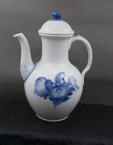 Blue Flower Plain Danish porcelain. Coffee pots & cover
