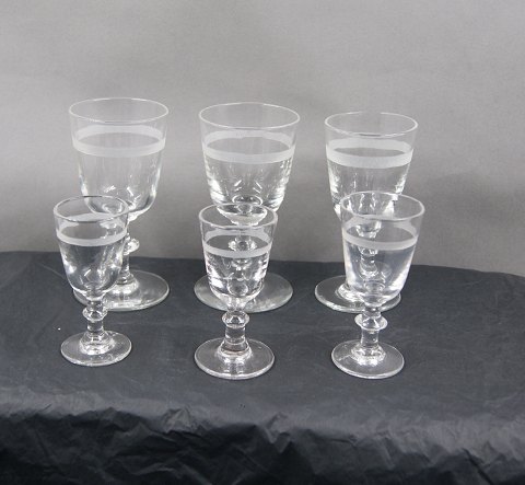 Berlinois glas med matsleben skænke linje fra Kastrup/Holmegaard. 3 sæt á 2 glas, snaps og portvin, ialt 6 glas.