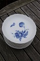 Blå Blomst Svejfet porcelæn. Salattallerkener 19cm