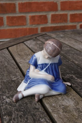 B&G Figur Nr. 1526, Mädchen mit Puppe