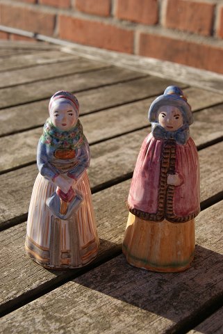 Hjorth keramik figurer, kvinder i egnsdragt