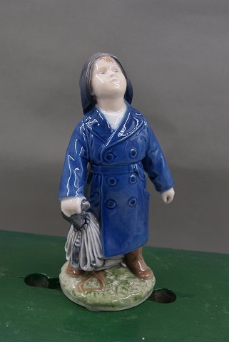 Royal Copenhagen Porzellan Figur Nr. 3556, Junge mit Regenschirm