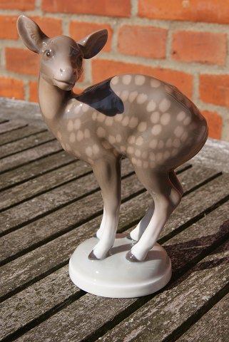 B&G Denmark figurine No 1929, Deer on base