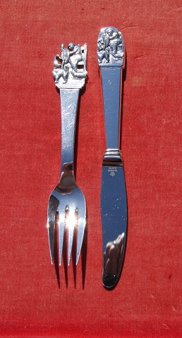 The Ugly Duckling child's cutlery of Danish solid silver. Set of child's fork and knife.