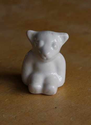 Hjorth keramik, bjørneunger i hvid glasur