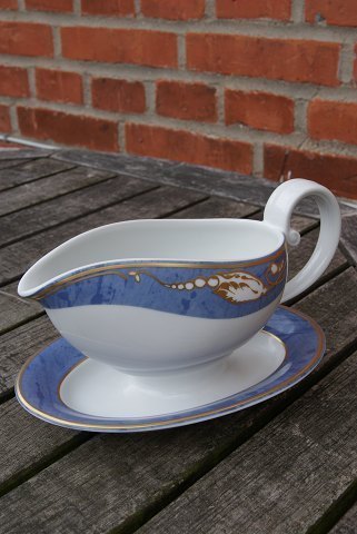 Blue Magnolia Danish porcelain, sauce-boats on fixed stand