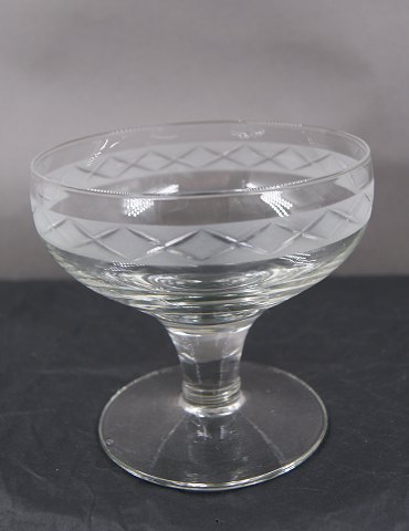 Ejby glassware by Holmegaard, Denmark. Serving or champagne glasses 8.5cm