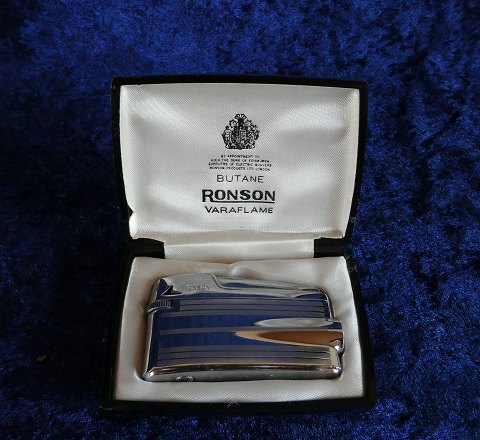 Ronson lighter varaflame i original æske. Fungerer - men der skal påfyldes gas.