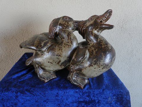 Kongelig stentøjsfigur i 1. sort., 2 ænder