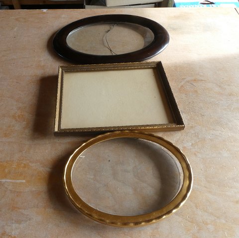 Sæt på 3 foto-/ billedrammer med tilhørende glas fra 1. halvdel af 1900-tallet.