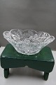 Oval fruit bowl 0f crystal glass with oak leaf 
chisels