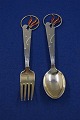 Michelsen Set Weihnachtslöffel und Gabel 1933 aus 
dänisch teilweise vergoldet Sterling Silber.