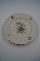 Frisenborg with gold rim Danish porcelain, dinner plates 25cm