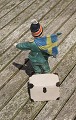 Royal Copenhagen Figur Pontus oder Junge mit schwedischer Flagge. Limitierte Auflagen aus 7500