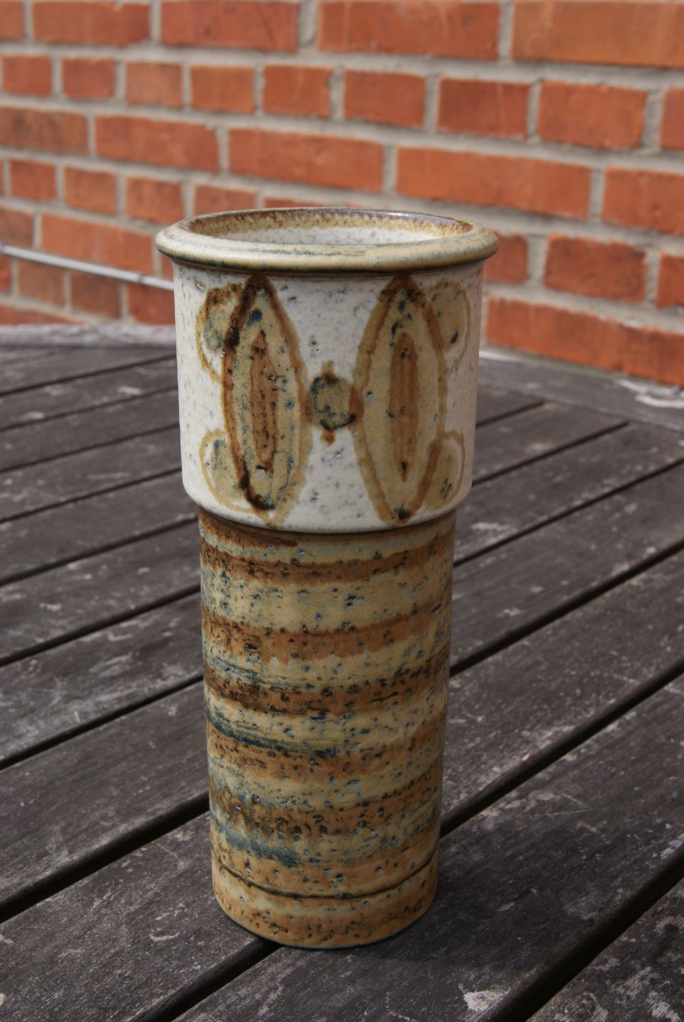Destruktiv Kosciuszko Frastødende Antikkram - Søholm keramik. Cylinderformet vase 19cm