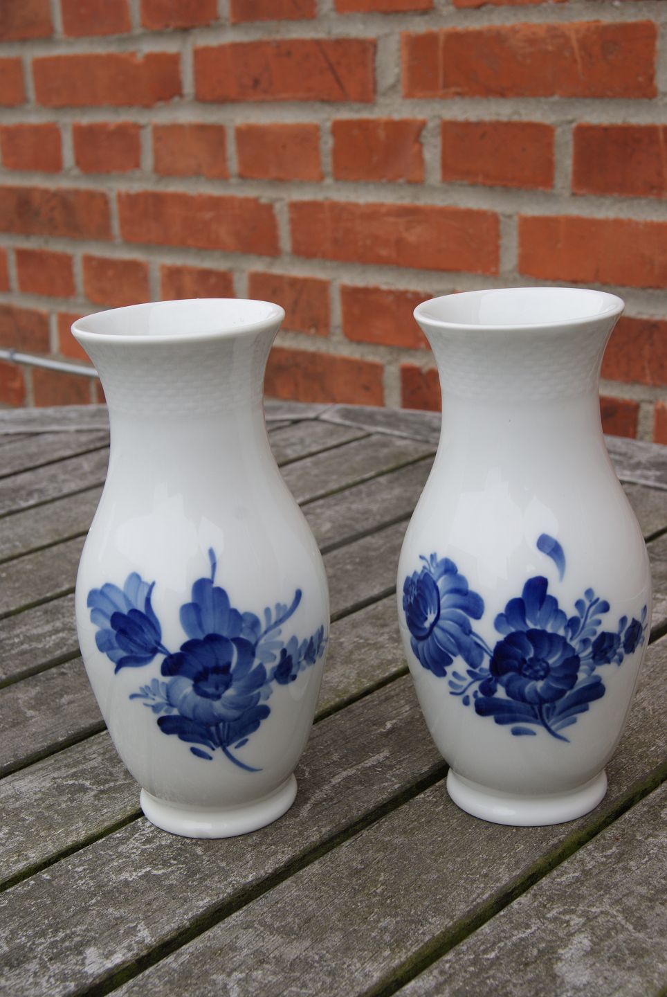 Antikkram - Blue Flower Plain Danish porcelain. Vases 17.5cm
